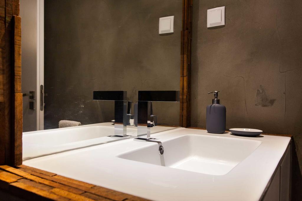 The Old Stables Chiado Apartments Lissabon Kamer foto